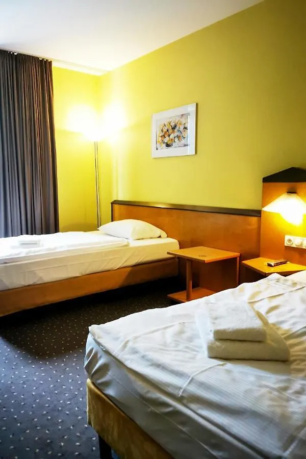 Plaza Hotel & Living Frankfurt Frankfurt am Main 3*,