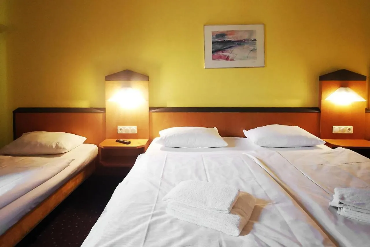 *** Hotel Plaza Hotel&Living Frankfurt Francoforte sul Meno Germania