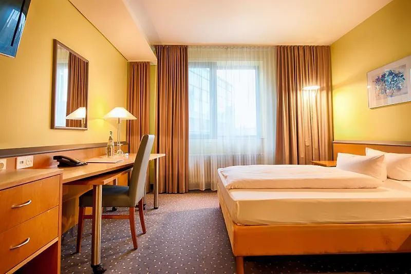 Hotel Plaza Hotel&Living Frankfurt Francoforte sul Meno